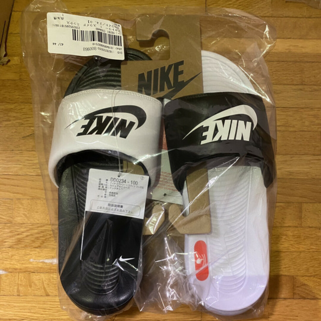 NIKE(ナイキ)のナイキ NIKE ミックス メンズシャワーサンダルDD0234-100 24.0 メンズの靴/シューズ(サンダル)の商品写真