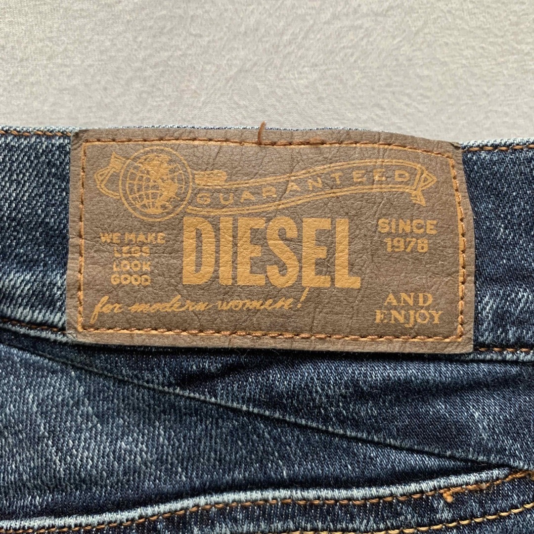 DIESEL(ディーゼル)のDIESEL スリムスキニージーンズ size26 レディースのパンツ(デニム/ジーンズ)の商品写真