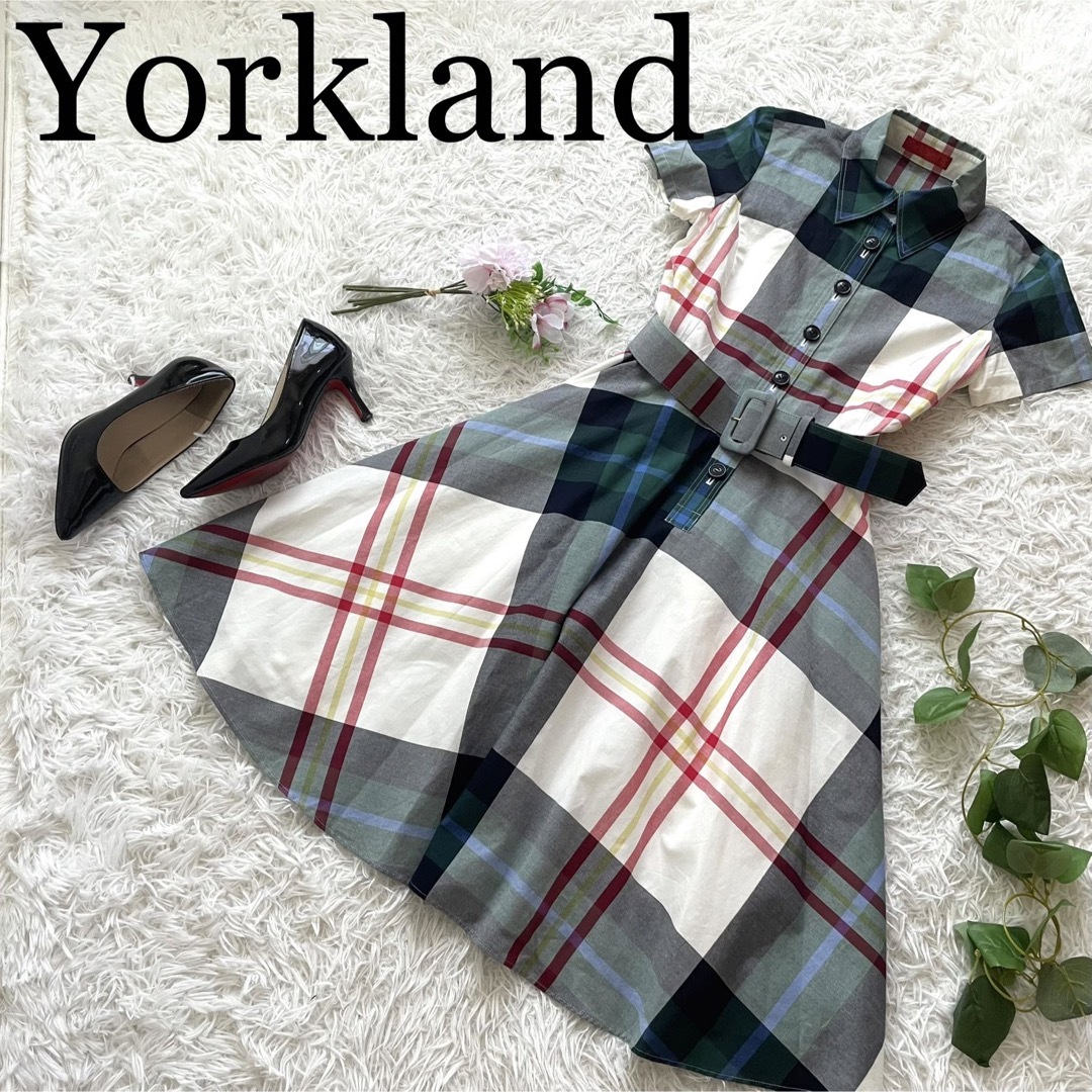 Yorkland(ヨークランド)の【極美品】ヨークランド　ベルト付きチャックワンピース　シャツ　半袖 レディースのワンピース(ひざ丈ワンピース)の商品写真