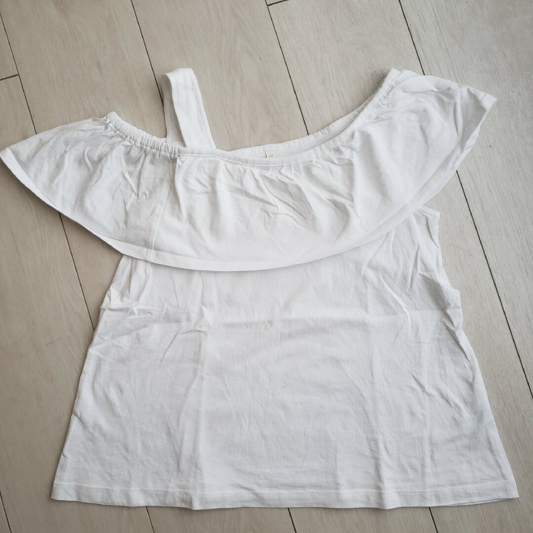 GU(ジーユー)のgu tシャツ　カットソー　140cm　gu キッズ/ベビー/マタニティのキッズ服女の子用(90cm~)(Tシャツ/カットソー)の商品写真