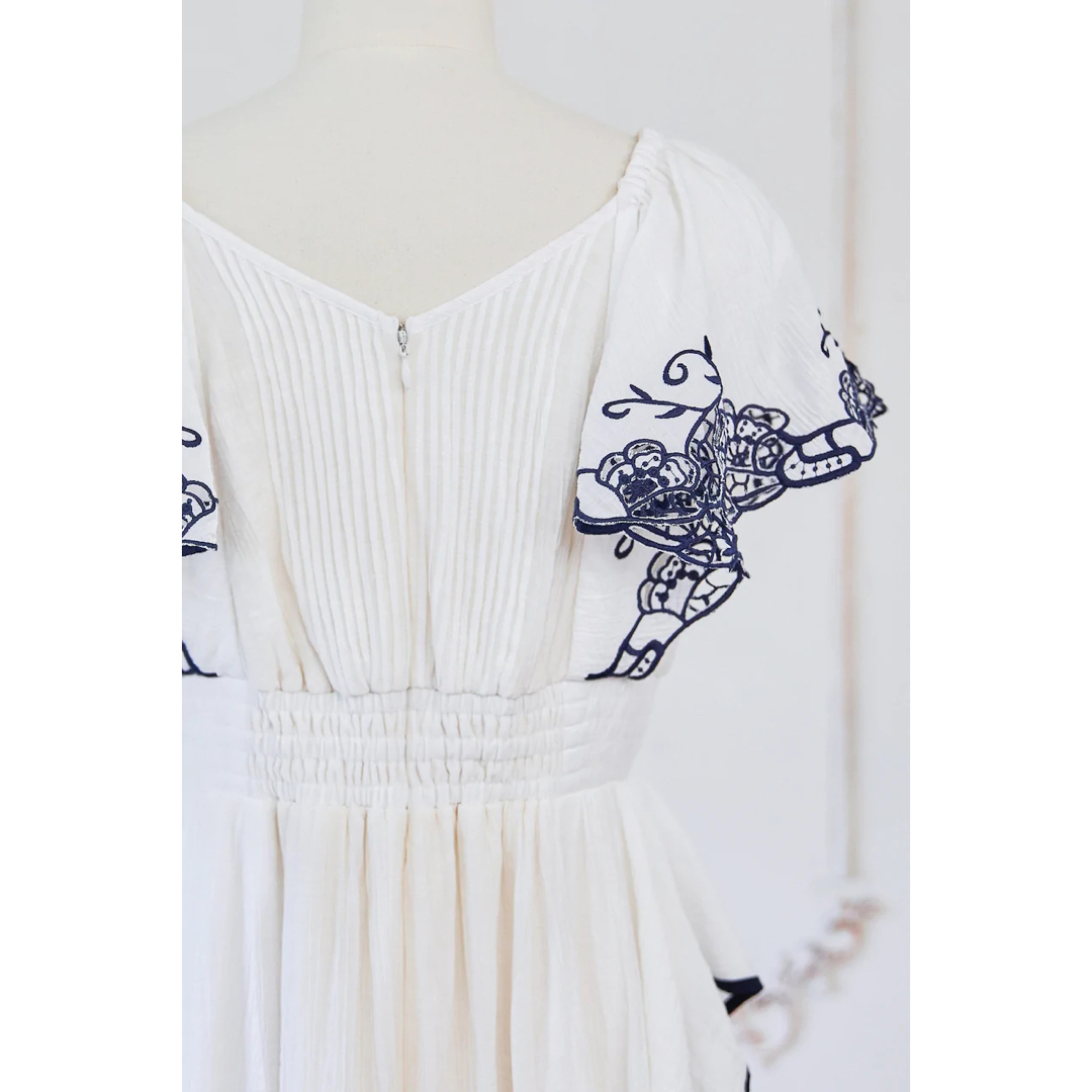 Cutwork Embroidery Angel Sleeve Dress 2