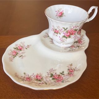 ロイヤルアルバート(ROYAL ALBERT)の【レア美品】ロイヤルアルバート★ラベンダーローズ★テニスセット(食器)