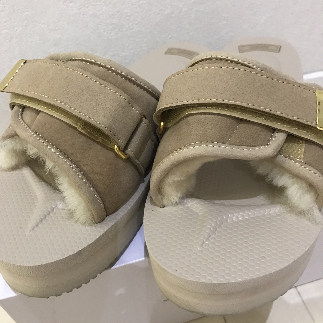 suicoke(スイコック)のsuicoke　ムートンサンダル レディースの靴/シューズ(サンダル)の商品写真