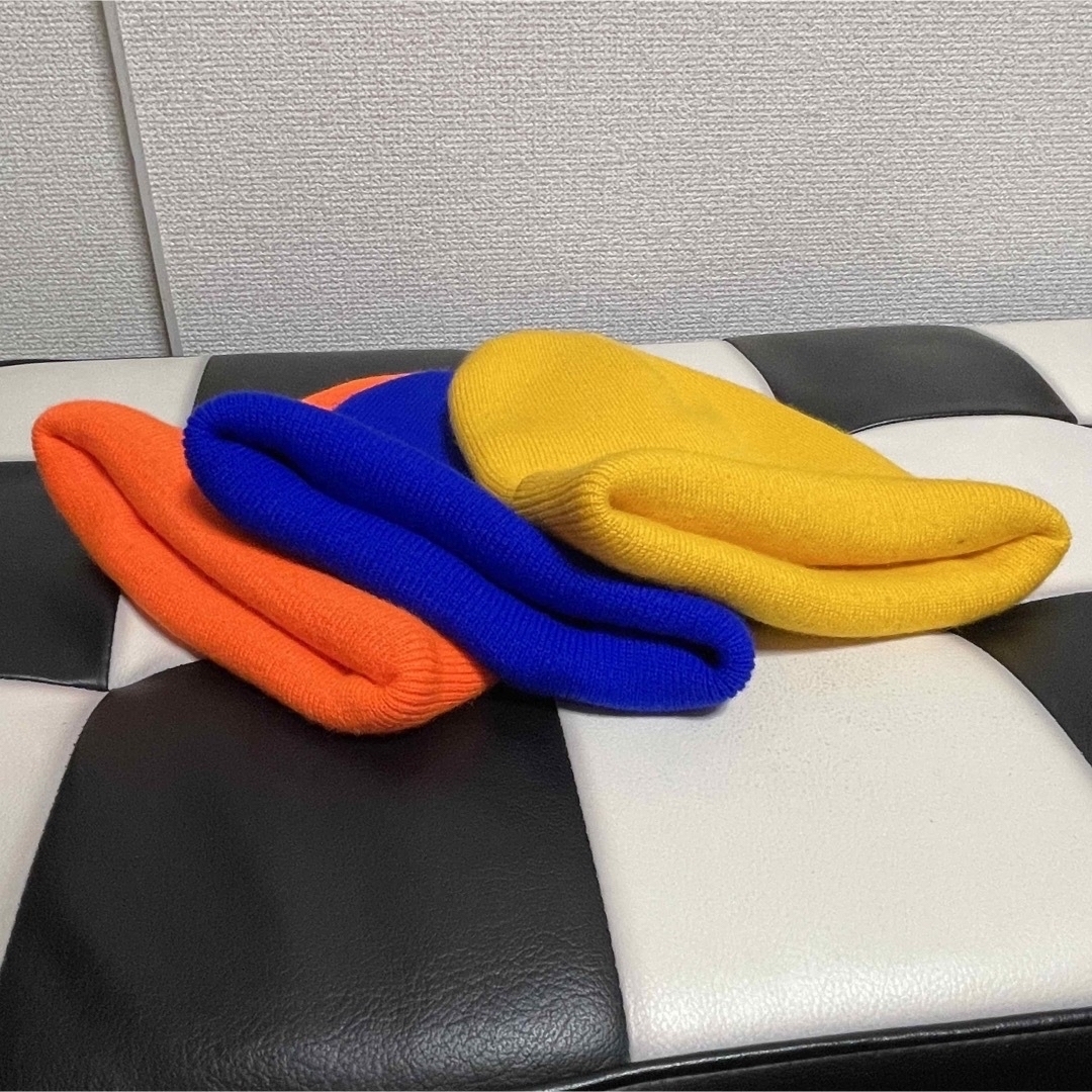 【美品】ニット帽 3セット オレンジ 黄色 青 メンズの帽子(ニット帽/ビーニー)の商品写真
