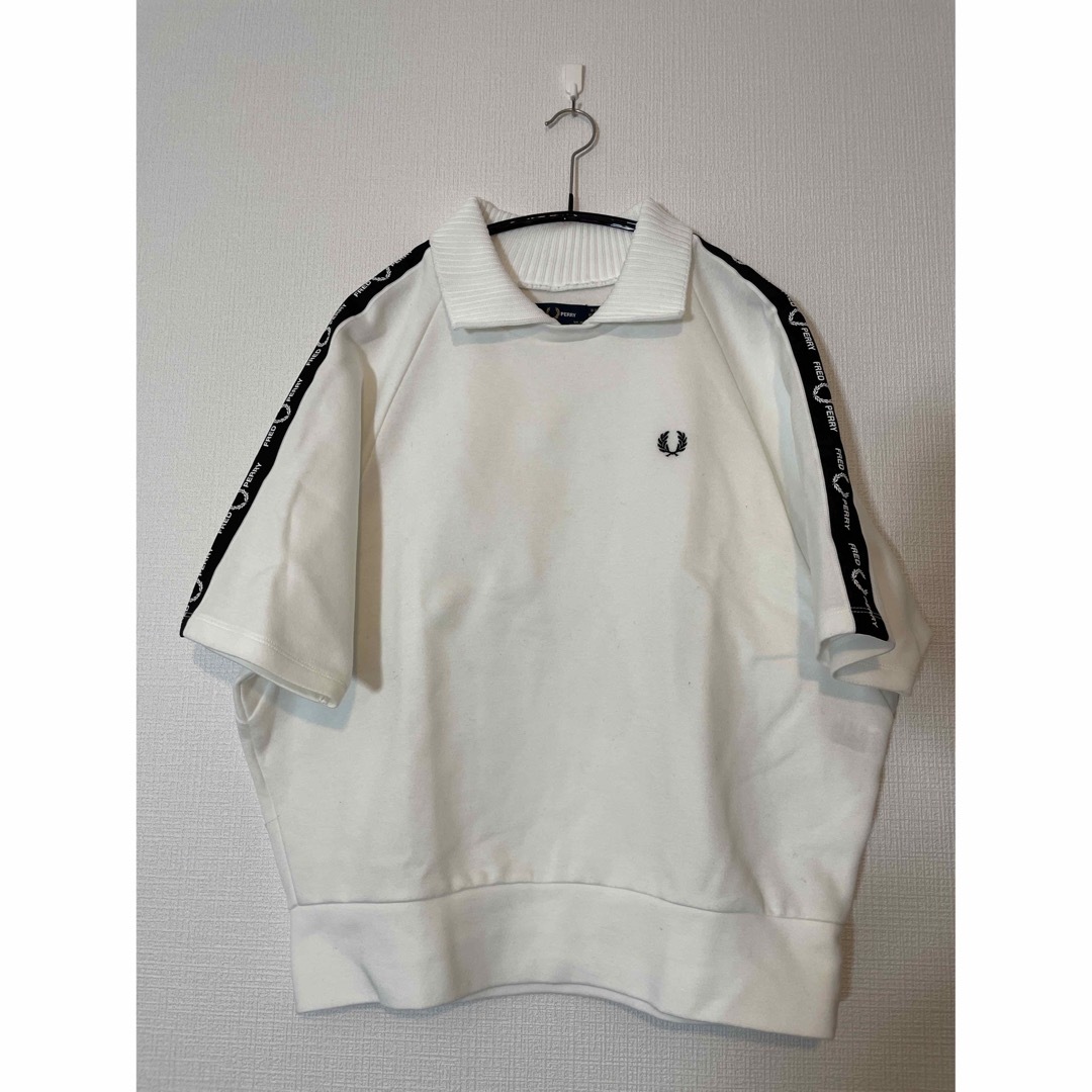 FRED PERRY(フレッドペリー)のFRED PERRY SIDE TAPED SWEAT TOPS レディースのトップス(ポロシャツ)の商品写真