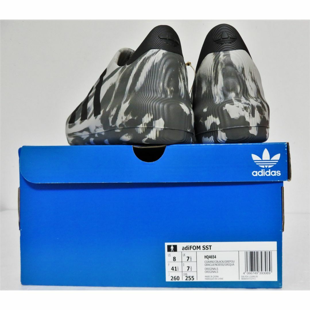 adidas(アディダス)の新品 adidas ADIFOM SST 26 グレー HQ4654  メンズの靴/シューズ(サンダル)の商品写真