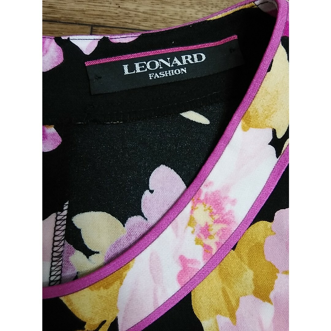 LEONARD(レオナール)の15様ご専用レオナールファッションお花柄カットソー42サイズ レディースのトップス(カットソー(半袖/袖なし))の商品写真