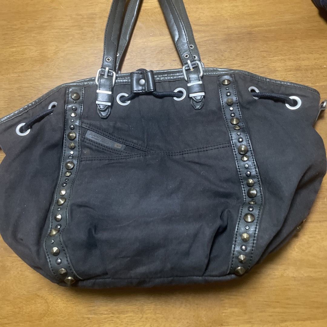 DIESEL(ディーゼル)のDESELディーゼル トートバッグ - 黒 スタッズ メンズのバッグ(トートバッグ)の商品写真