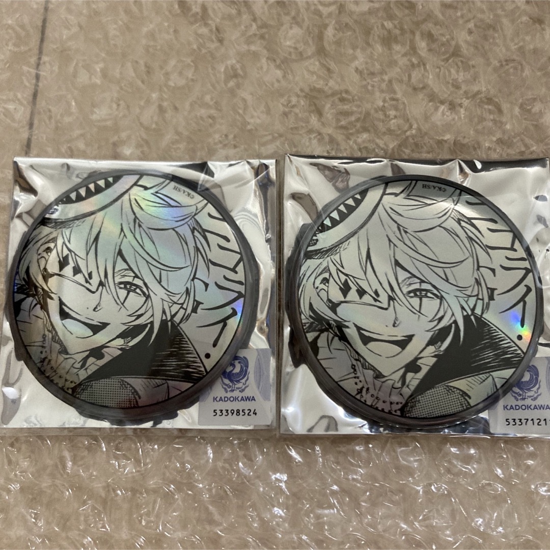 お買い得モデル 文豪ストレイドッグス 缶バッジ2点 ニコライ・ゴーゴリ 大博覧会 ピンズ・ピンバッジ・缶バッジ