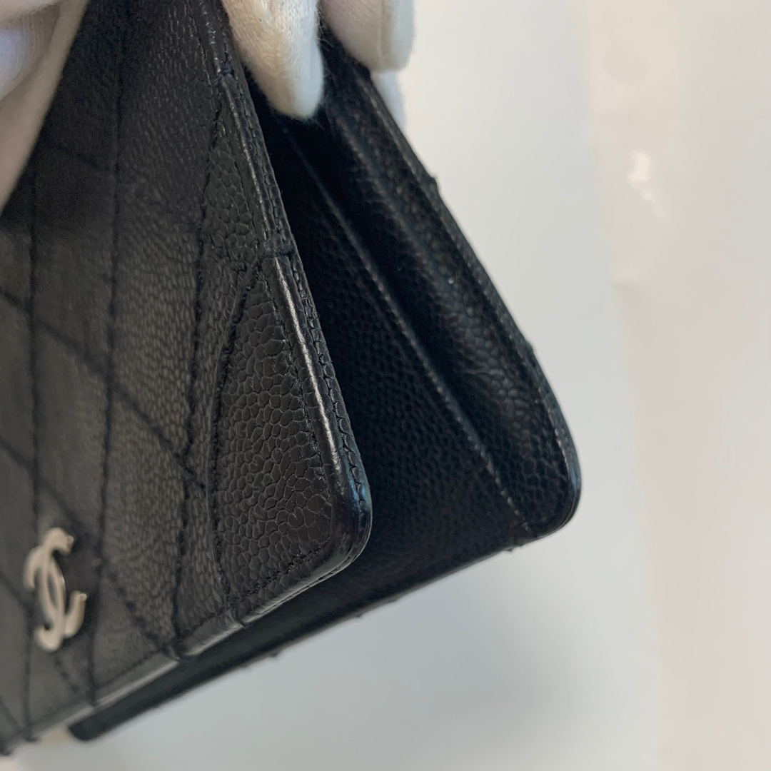 CHANEL(シャネル)のCHANEL キャビアスキンワイルドステッチ折り財布　ブラック レディースのファッション小物(財布)の商品写真