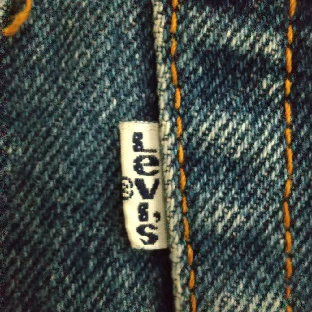 Levi's(リーバイス)の116 リーバイス デニム ダメージ加工 リメイク 膝丈 スカート 花柄 レディースのスカート(ひざ丈スカート)の商品写真