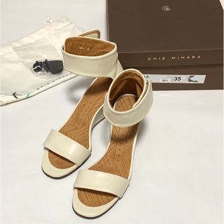 チエミハラ(CHIE MIHARA)のチエミハラ 白サンダル[新品未使用]ウェッジソール(サンダル)