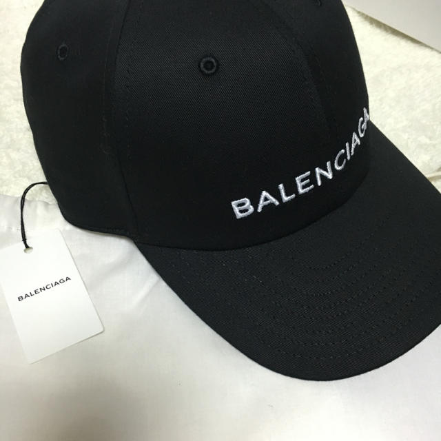 Balenciaga - 海外セレブ愛用☆バレンシアガ☆新作ロゴキャップの通販 ...