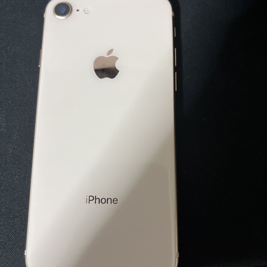 iPhone8 64G スマホ/家電/カメラのスマートフォン/携帯電話(スマートフォン本体)の商品写真