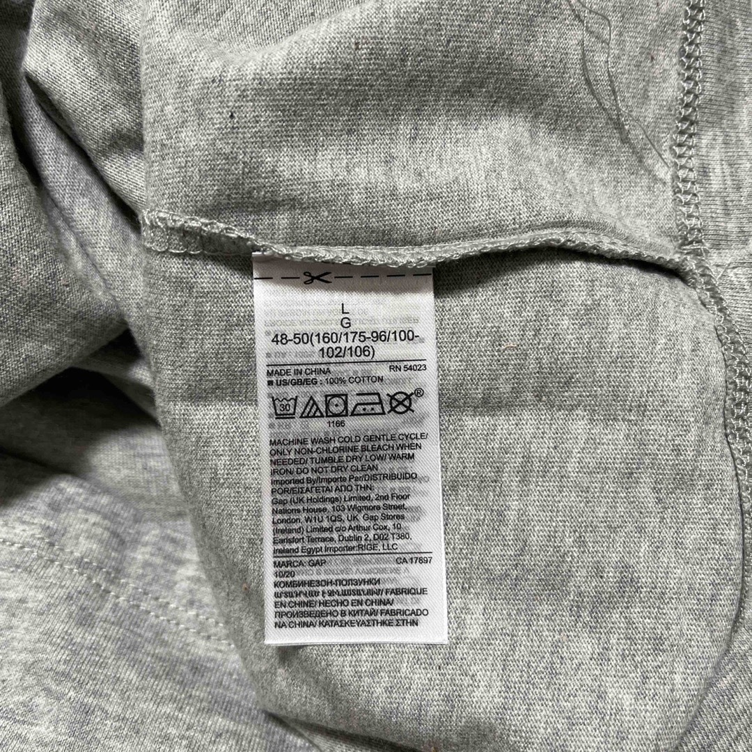 GAP(ギャップ)のGAP  ディズニーTシャツ　新品 レディースのトップス(Tシャツ(半袖/袖なし))の商品写真