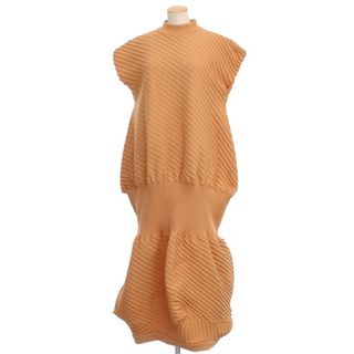 イッセイミヤケ ワンピース(ベージュ系)の通販 37点 | ISSEY MIYAKE