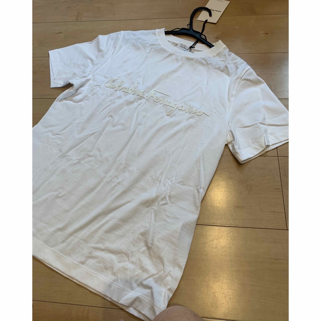 Salvatore Ferragamo(サルヴァトーレフェラガモ)のサルヴァトーレフェラガモ　Ｔシャツ　新品 レディースのトップス(Tシャツ(半袖/袖なし))の商品写真