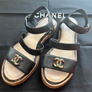 シャネル(CHANEL)の【中古品】24.0-24.5cm*シャネル*フラットサンダル*ビジュー(サンダル)