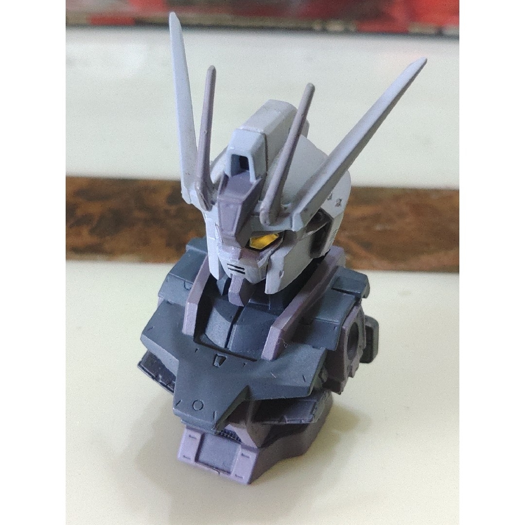 BANDAI(バンダイ)のトレーディングフィギュア　GAT-X105　ストライクガンダム　グレー エンタメ/ホビーのフィギュア(アニメ/ゲーム)の商品写真