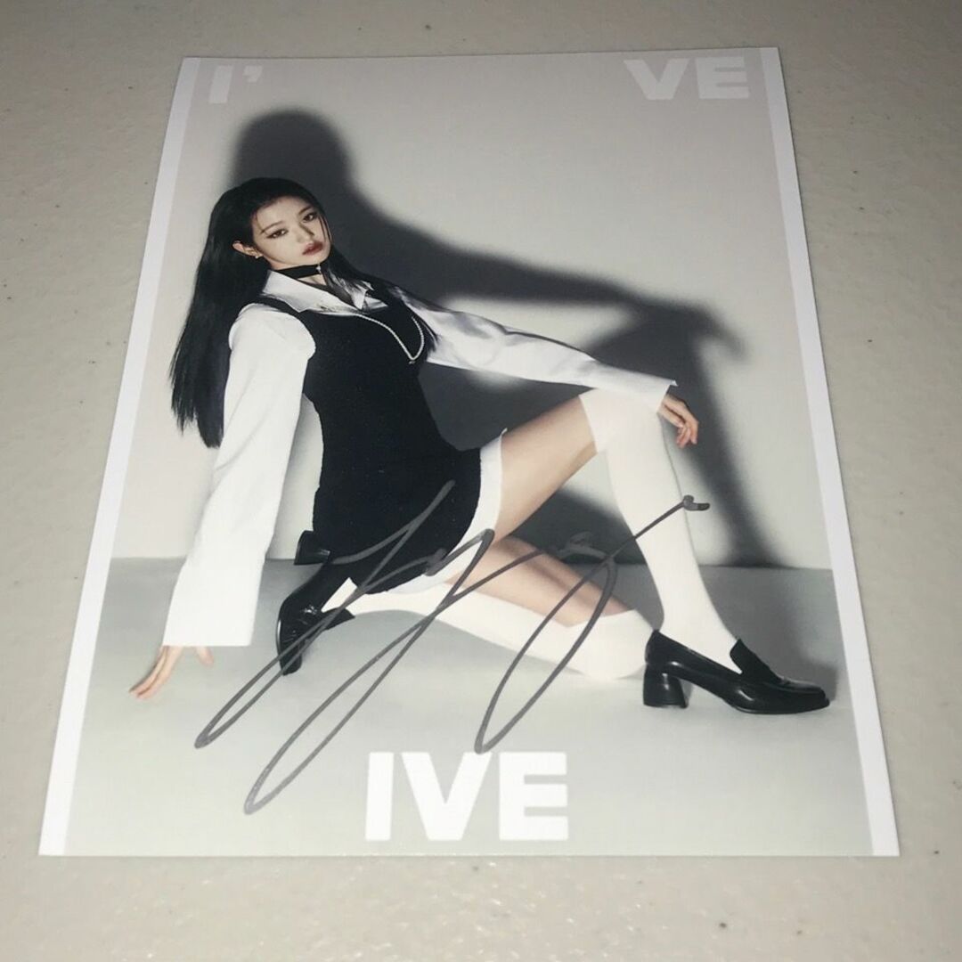 IVE 直筆サイン「I'VE IVE」スチール写真6枚セットの通販 by て IVE 直筆サイン「I'VE IVE」スチール写真6枚セットの通販 by て
