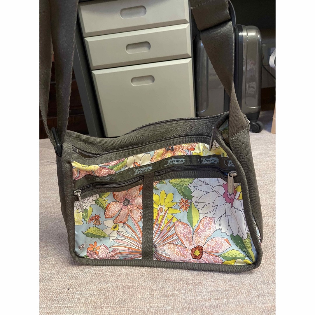 LeSportsac(レスポートサック)のLeSportsac ショルダーバッグ レディースのバッグ(ショルダーバッグ)の商品写真