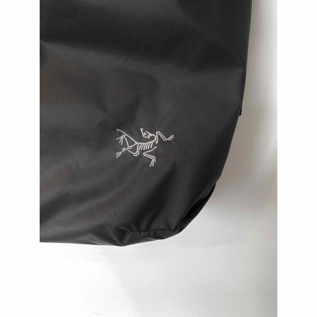 ARC'TERYX(アークテリクス)のARC'TERYX Heliad 12L TOTE ヒリアド ブラック メンズのバッグ(バッグパック/リュック)の商品写真