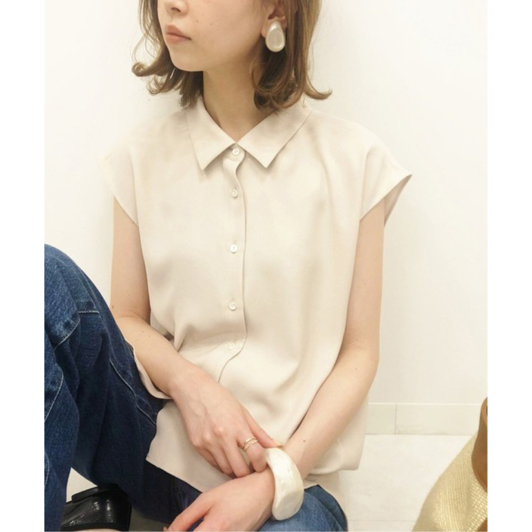 IENA(イエナ)の美品　IENA ノースリーブシャツ　サックスブルー レディースのトップス(シャツ/ブラウス(半袖/袖なし))の商品写真