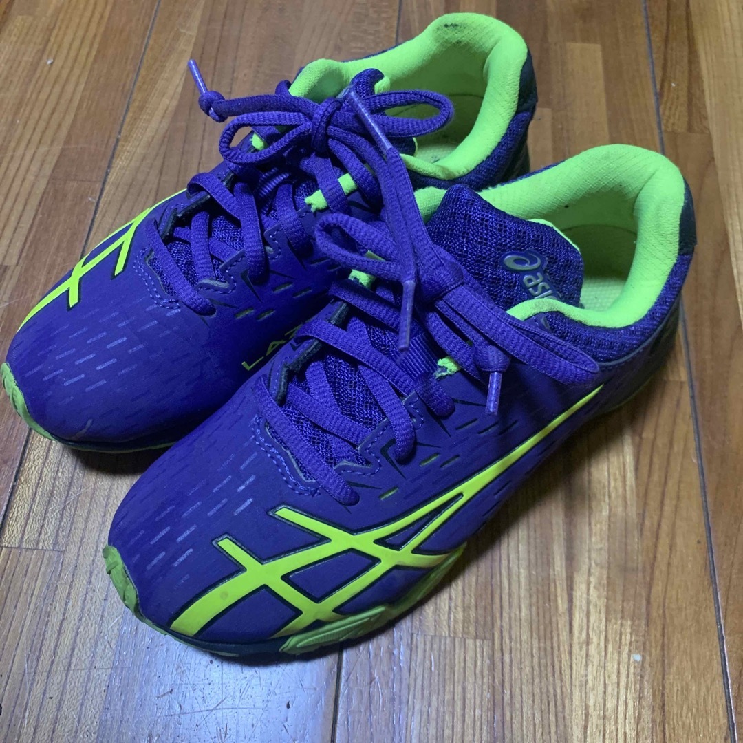 LAZERBEAM（ASICS）(レーザービーム)の最終値下げ‼️アシックスレーザービーム美品 キッズ/ベビー/マタニティのキッズ靴/シューズ(15cm~)(スニーカー)の商品写真