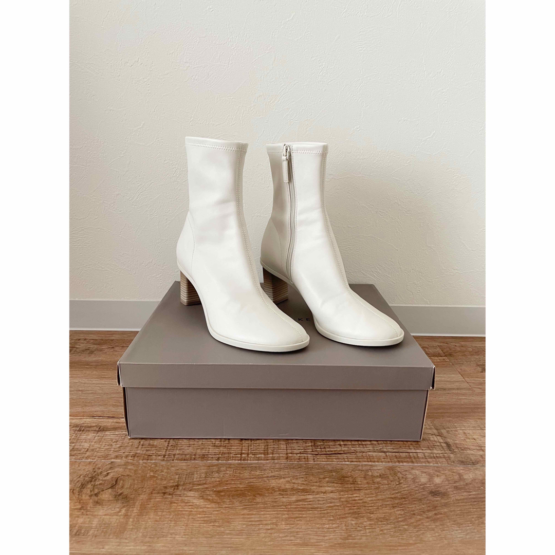 Charles and Keith - CHARLES & KEITH サイドジップアンクルブーツの