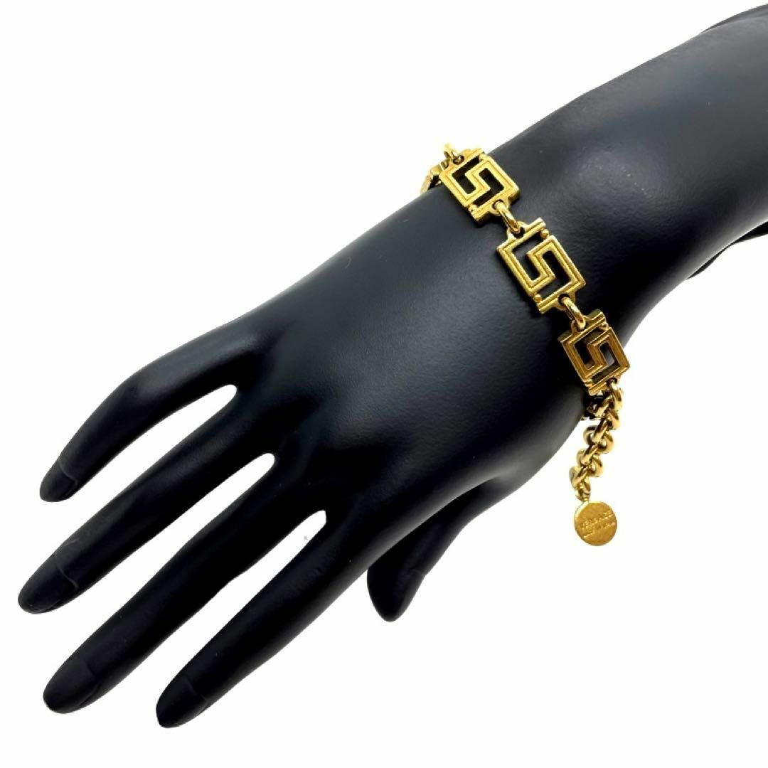 VERSACE 一点物 付属品付 正規品 ヴェルサーチ ゴールド ブレスレット グレカ 男女兼用の通販 by とも@中古ブランド*丁寧発送/正規 保証|ヴェルサーチならラクマ 定価57,200円 VERSACE ヴェルサーチェ グレカ ブレスレット