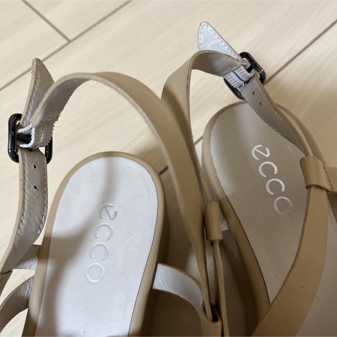 新品✨ECCO レザーサンダル　37