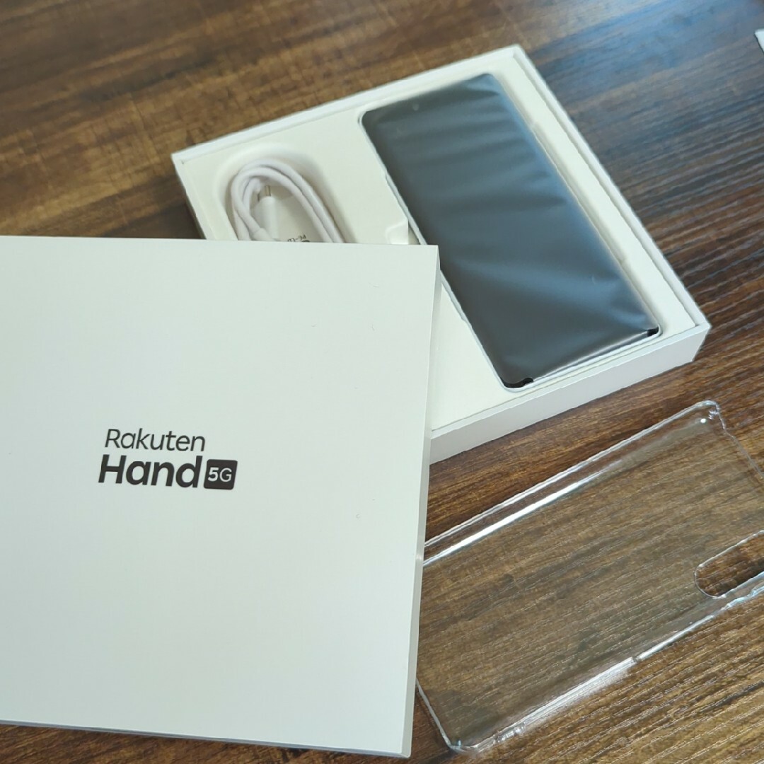 Rakuten Hand 5G ホワイト　ケース付き