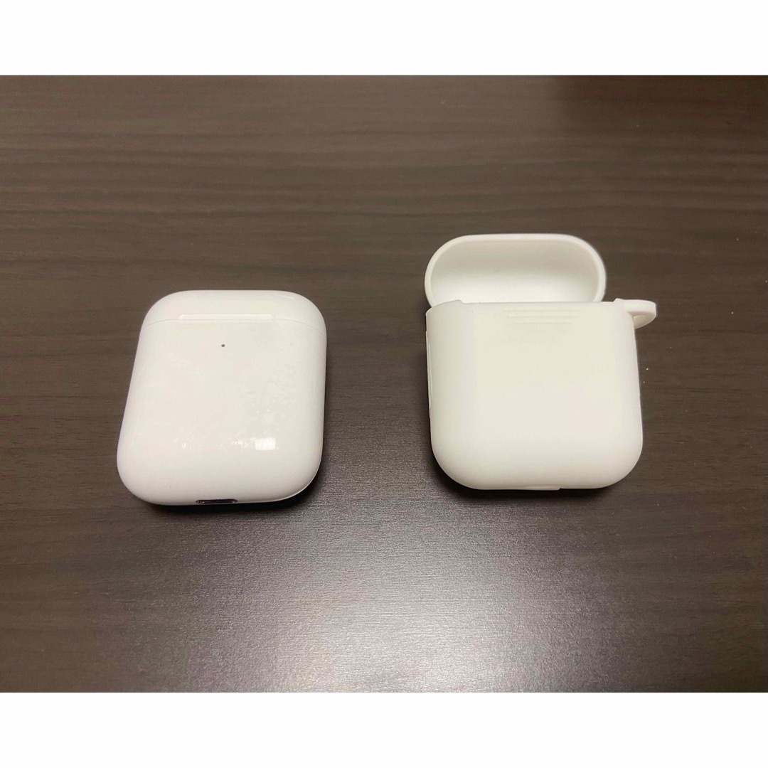 Apple AirPods エアーポッズ 第2世代　シリコンケース付属