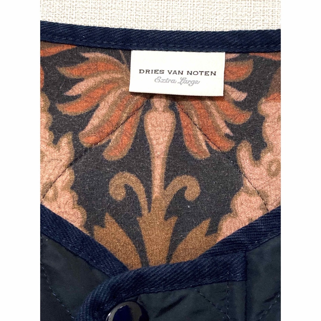 DRIES VAN NOTEN(ドリスヴァンノッテン)のドリスヴァンノッテン  キルティング　プルオーバー　裏地花柄　ダウン　メンズ メンズのトップス(その他)の商品写真