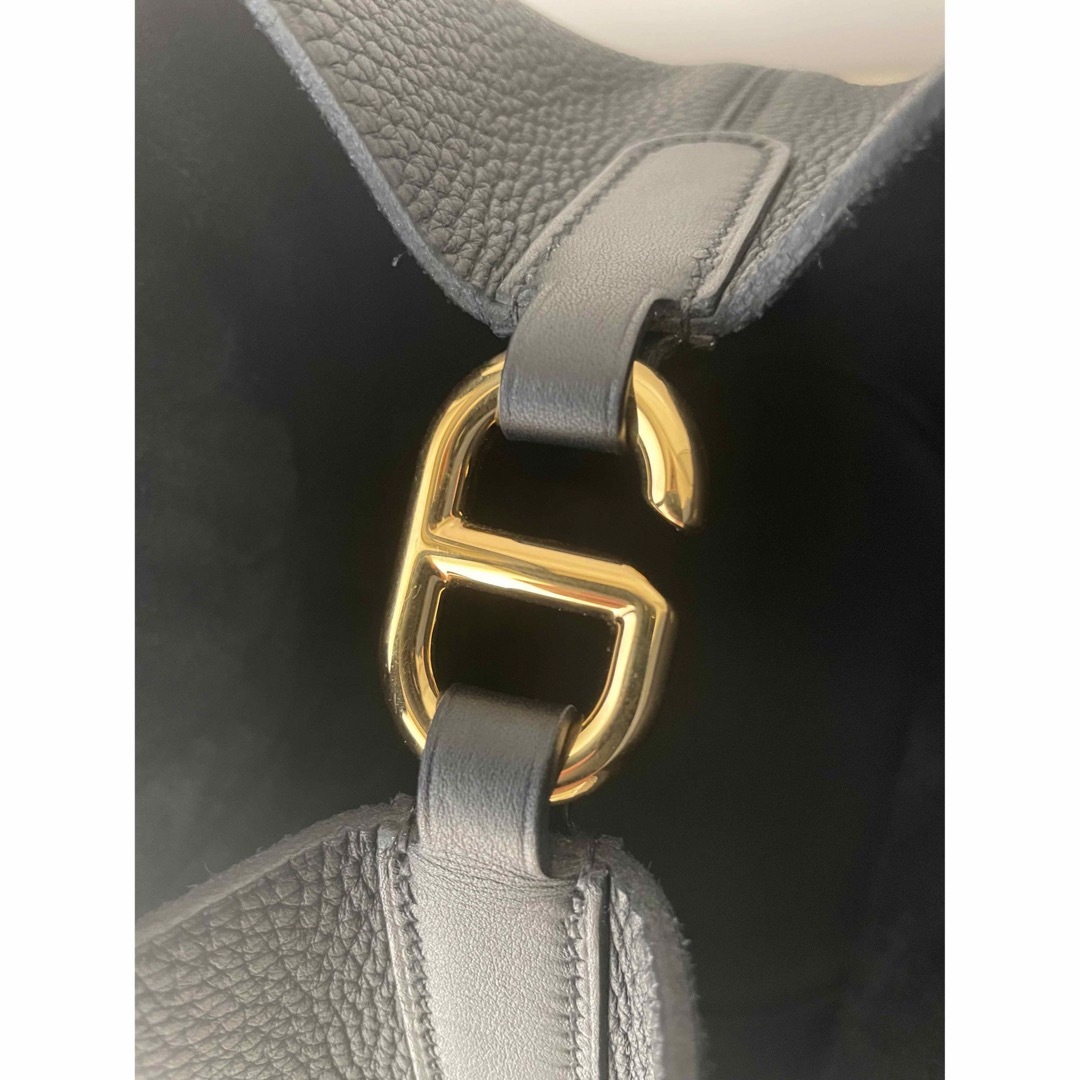 Hermes(エルメス)の【未使用】HERMESエルメス インザループ18トリヨン 黒 U刻印 レディースのバッグ(ハンドバッグ)の商品写真