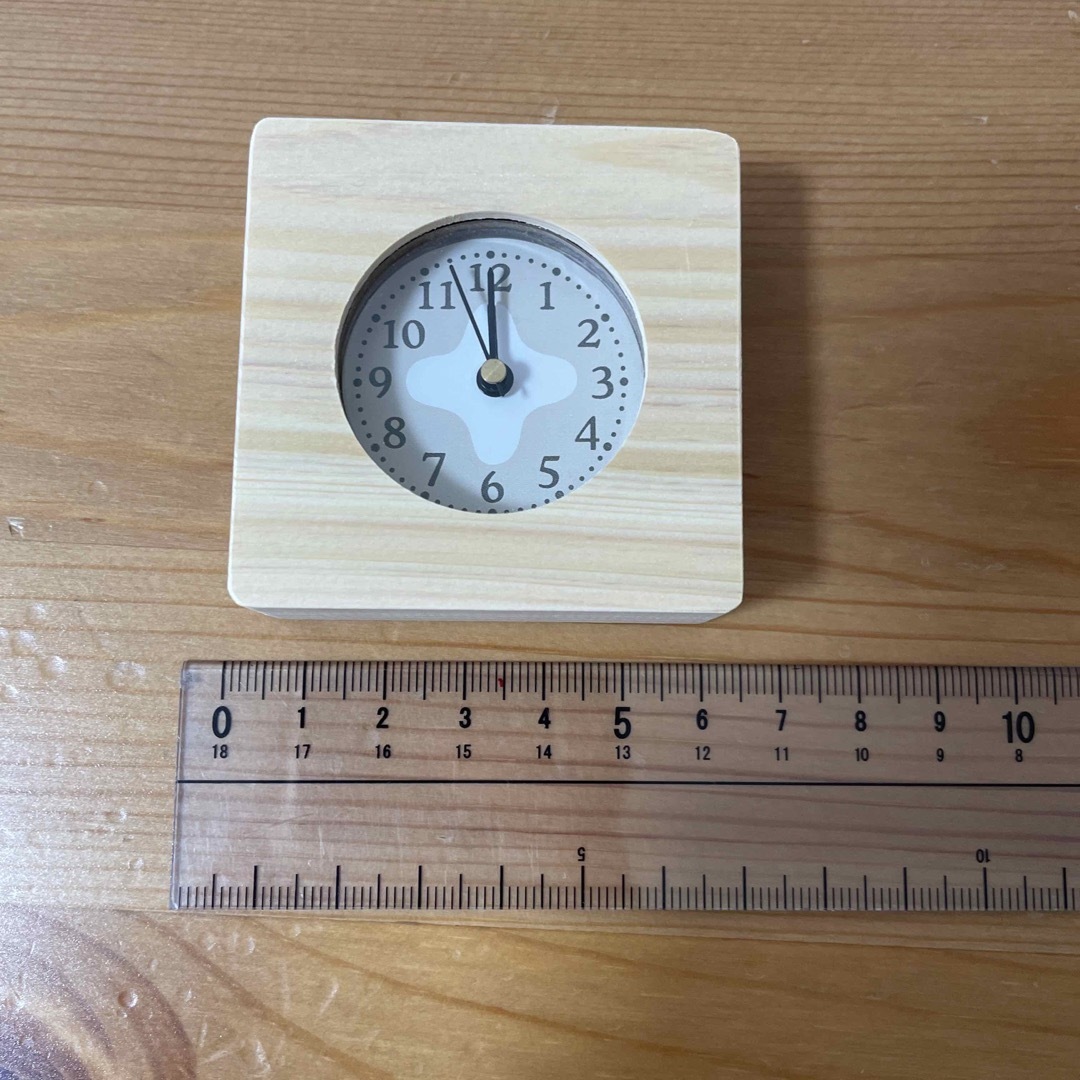 木製置き時計 インテリア/住まい/日用品のインテリア小物(置時計)の商品写真