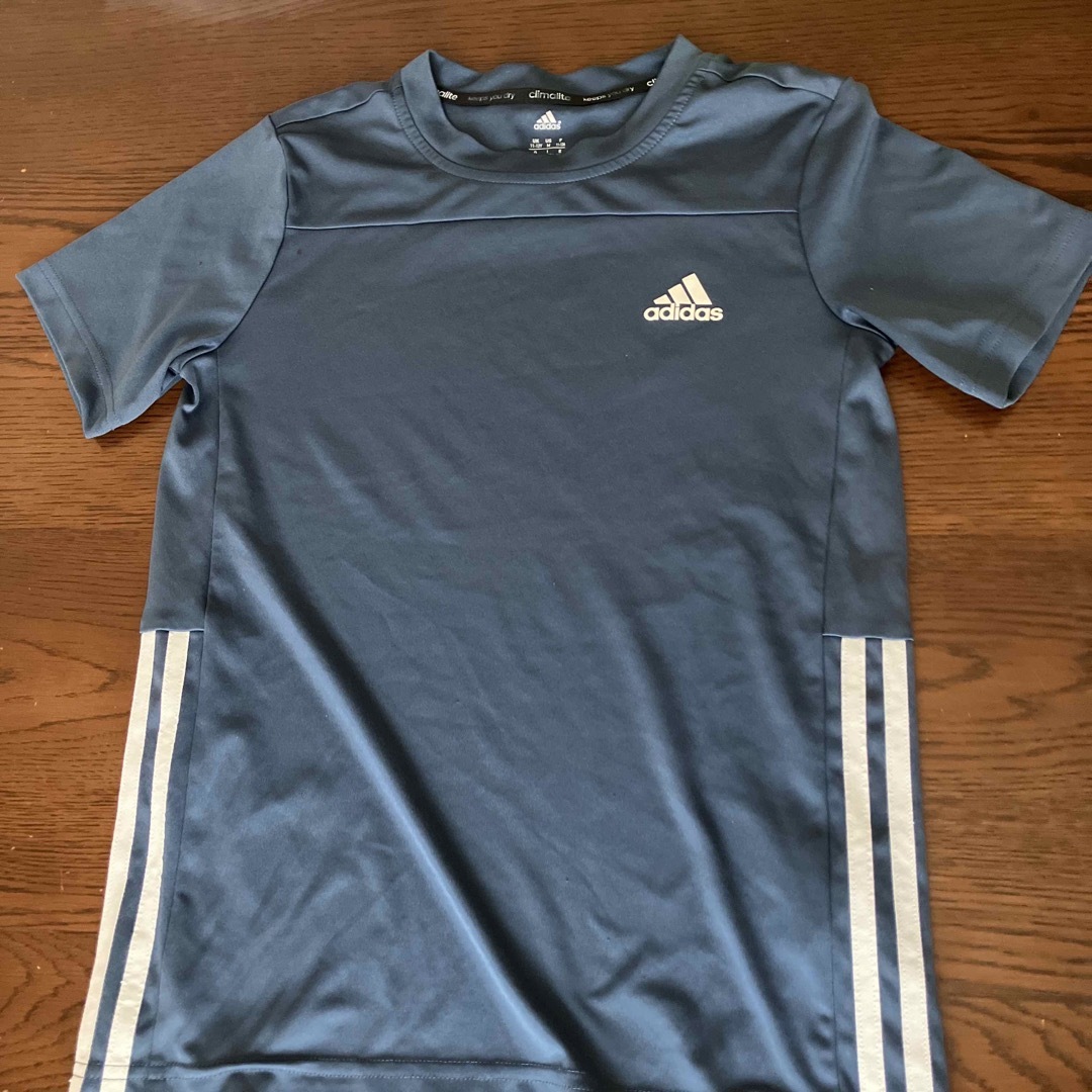 adidas(アディダス)のadidas Tシャツ　150cm キッズ/ベビー/マタニティのキッズ服男の子用(90cm~)(Tシャツ/カットソー)の商品写真