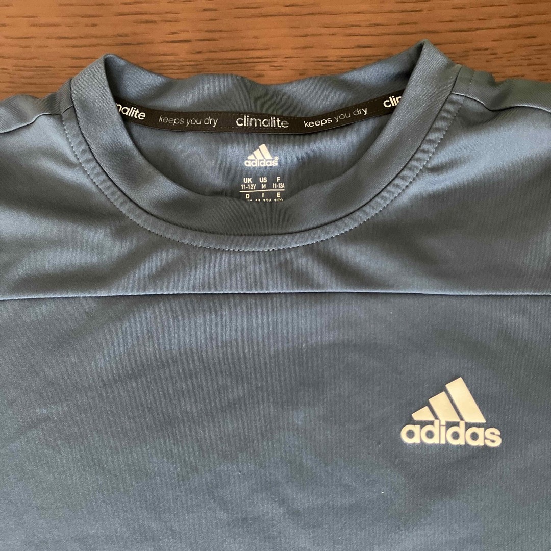 adidas(アディダス)のadidas Tシャツ　150cm キッズ/ベビー/マタニティのキッズ服男の子用(90cm~)(Tシャツ/カットソー)の商品写真