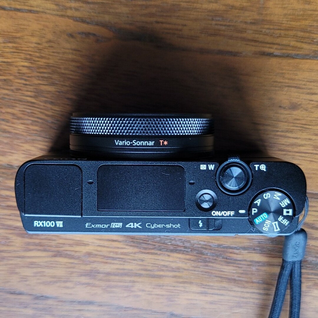 SONY(ソニー)のコンパクトデジタルカメラ ソニー Cyber-shot RX100VII スマホ/家電/カメラのカメラ(コンパクトデジタルカメラ)の商品写真