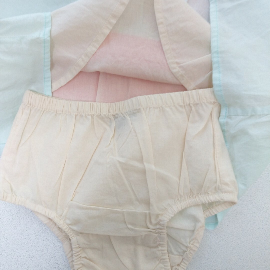 babyGAP(ベビーギャップ)の女の子ワンピース90 キッズ/ベビー/マタニティのキッズ服女の子用(90cm~)(ワンピース)の商品写真