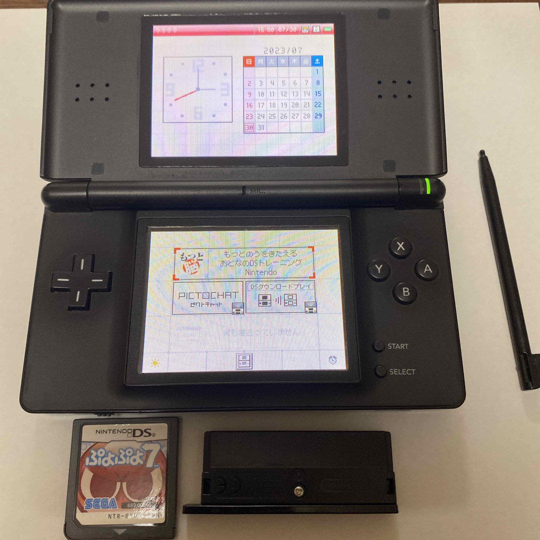 ニンテンドーDS(ニンテンドーDS)のDS lite (ソフト付き) エンタメ/ホビーのゲームソフト/ゲーム機本体(携帯用ゲーム機本体)の商品写真