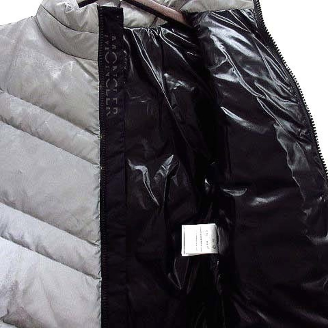 MONCLER(モンクレール)のモンクレール 22-23AW タカオ TAKAO ダウンジャケット 反射プリント メンズのジャケット/アウター(ダウンジャケット)の商品写真