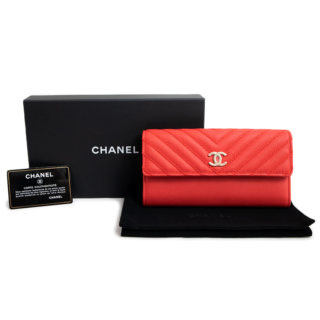 CHANEL   二つ折り　財布　レッド