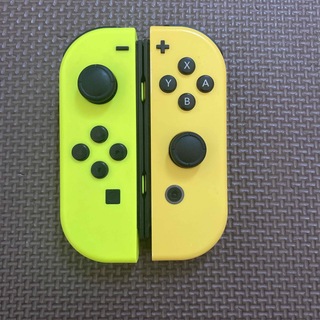 ニンテンドースイッチ(Nintendo Switch)の任天堂Switchジョイコン　レアネオンイエロー、ピカブイイエロー(家庭用ゲーム機本体)