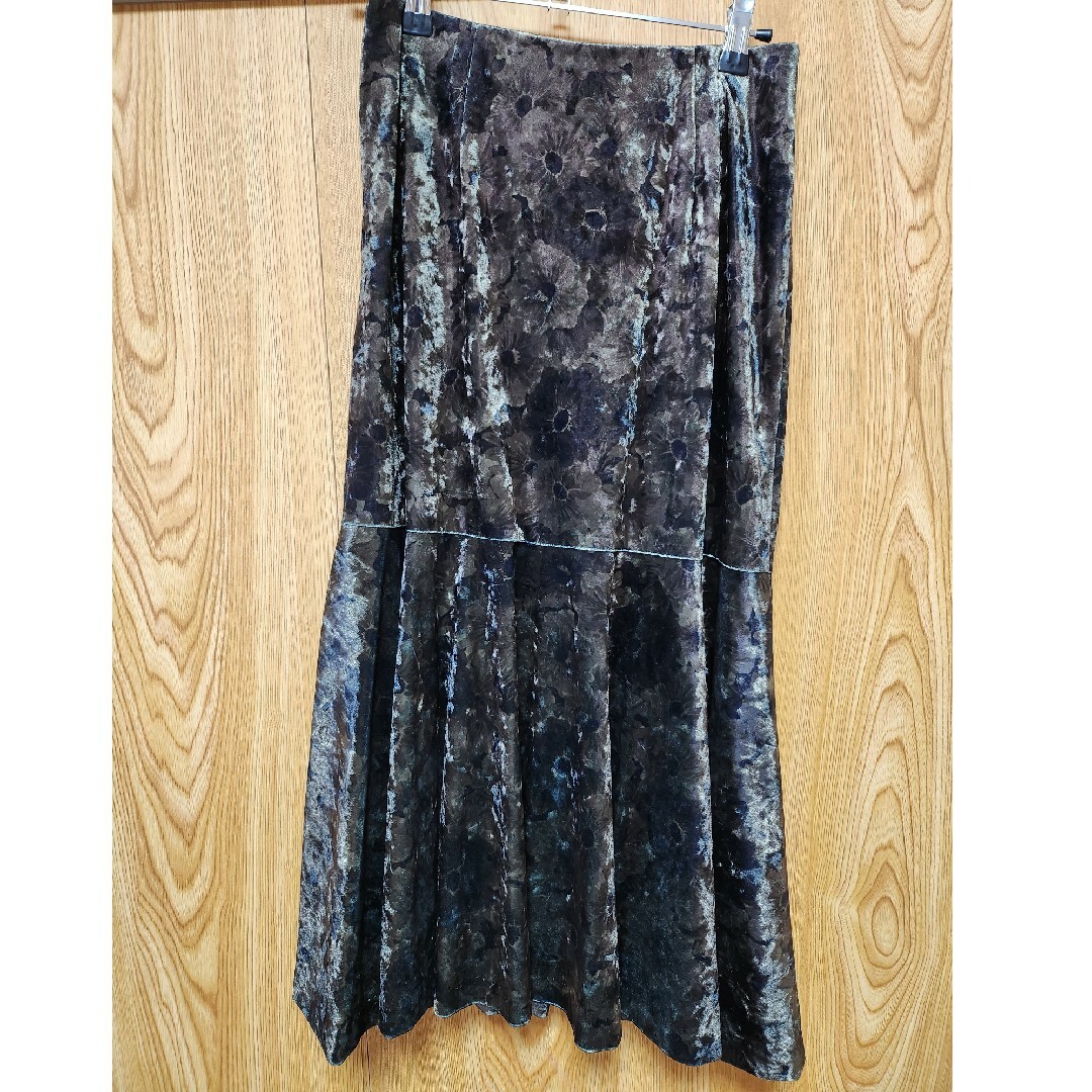 Mila Owen(ミラオーウェン)のミラオーウェン マーメイドベロアスカート レディースのスカート(ひざ丈スカート)の商品写真