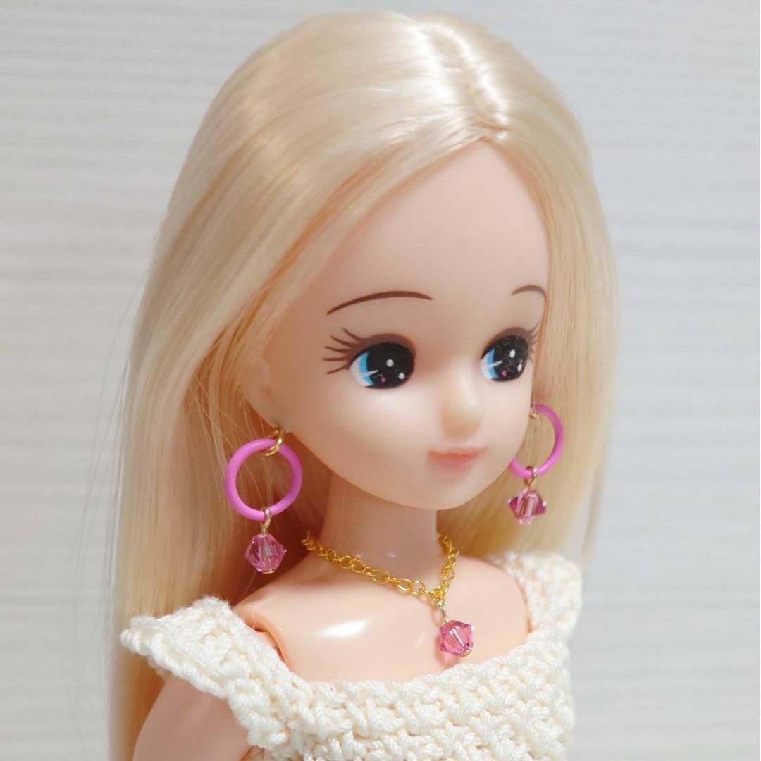 375リカちゃん フープとクリスタルのピアスネックレスセット（ピンク）0730 ハンドメイドのぬいぐるみ/人形(その他)の商品写真