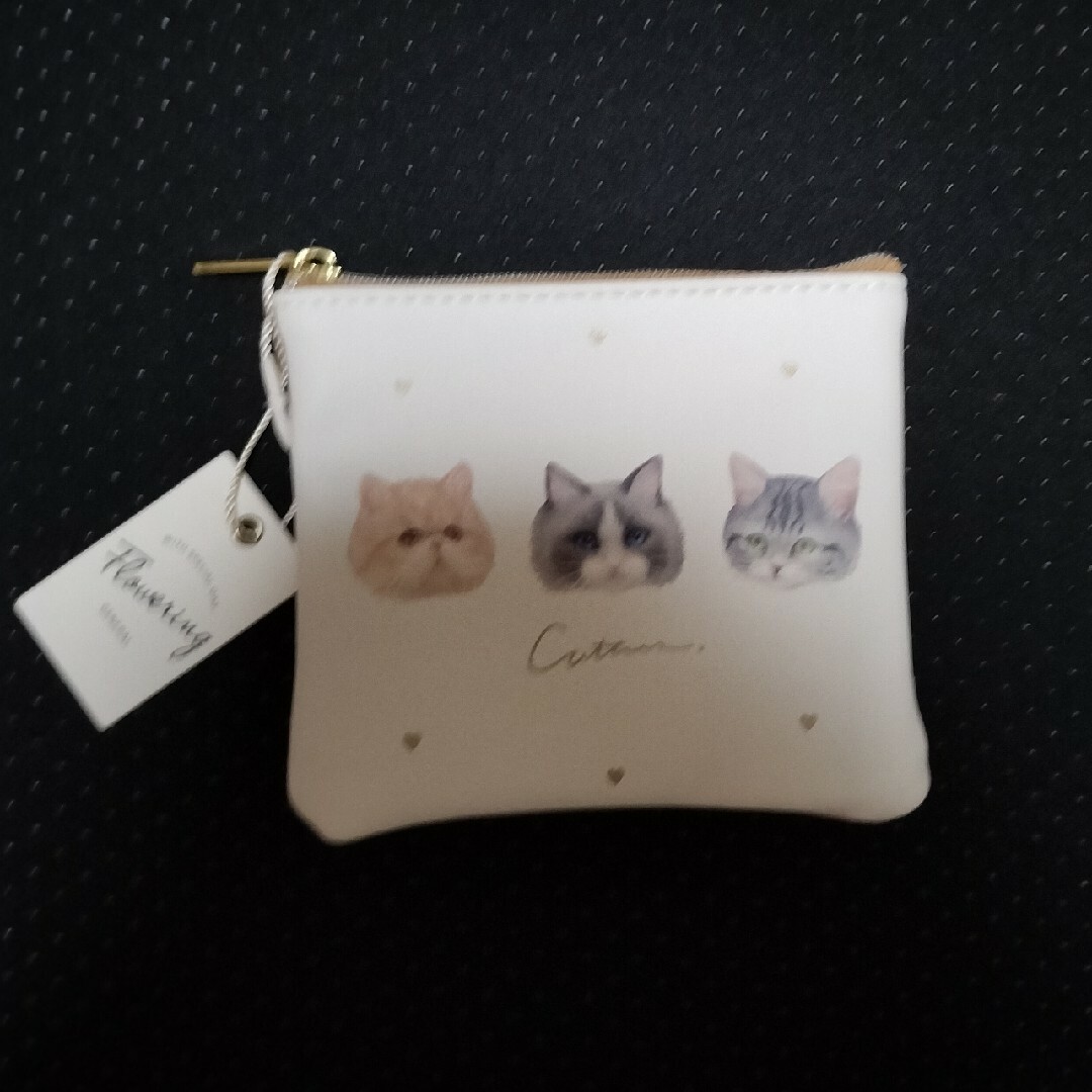 猫　ねこ　ネコ　𓃠　可愛いポーチ　新品　合成皮革　小物入れ レディースのファッション小物(コインケース)の商品写真
