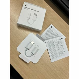 アップル(Apple)の★USB-C - 3.5 mmヘッドフォンジャックアダプタ　純正(ストラップ/イヤホンジャック)