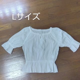 ローリーズファーム(LOWRYS FARM)の美品　　夏物　白　トップス　(シャツ/ブラウス(半袖/袖なし))