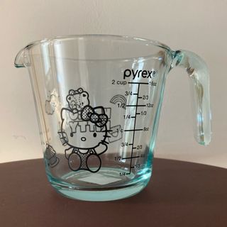 パイレックス(Pyrex)のPyrex メジャーカップ　ハロー　キティ　計量カップ　パイレックス(調理道具/製菓道具)